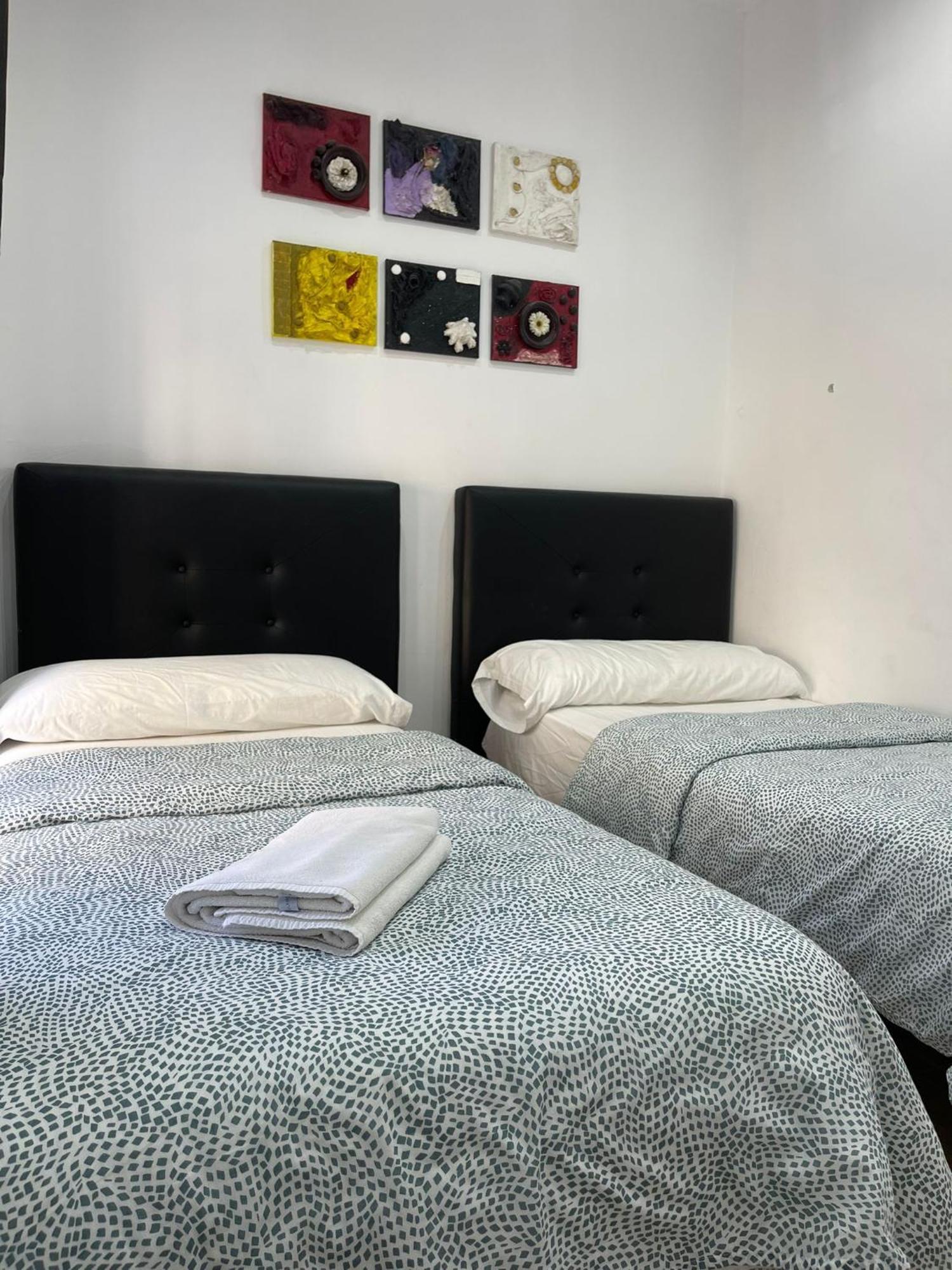 Downtown Apartments Alicante Room photo