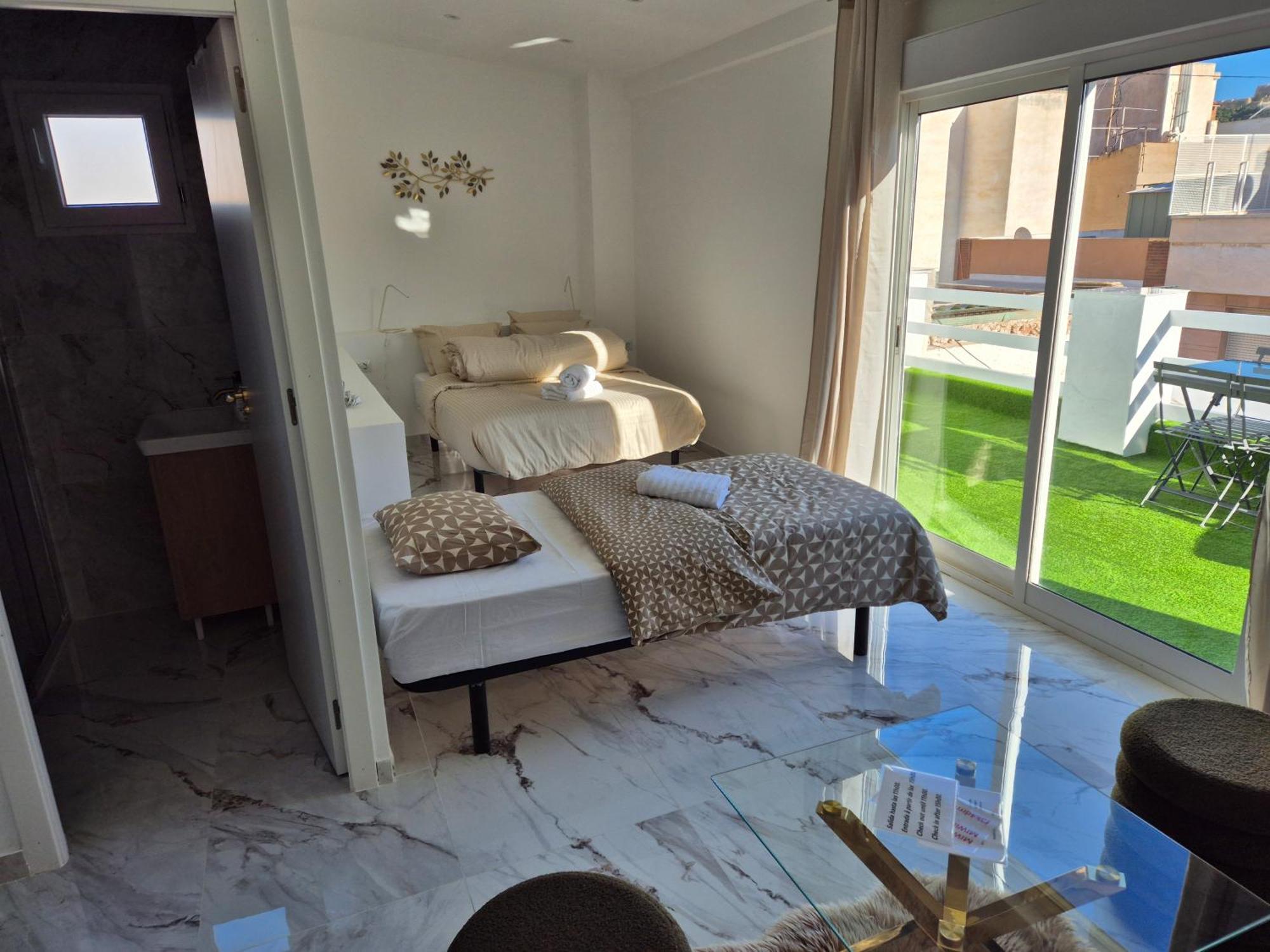 Downtown Apartments Alicante Room photo